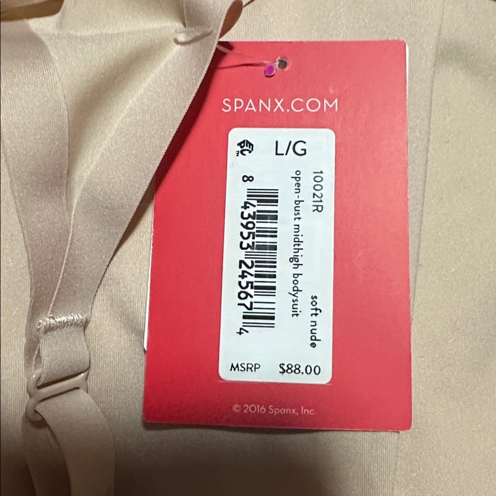 Spanx NWT
NWT SPANXsculpt™ THINSTINCTS Open-Bust Mid-Thigh Bodysuit - Picture 7 of 8